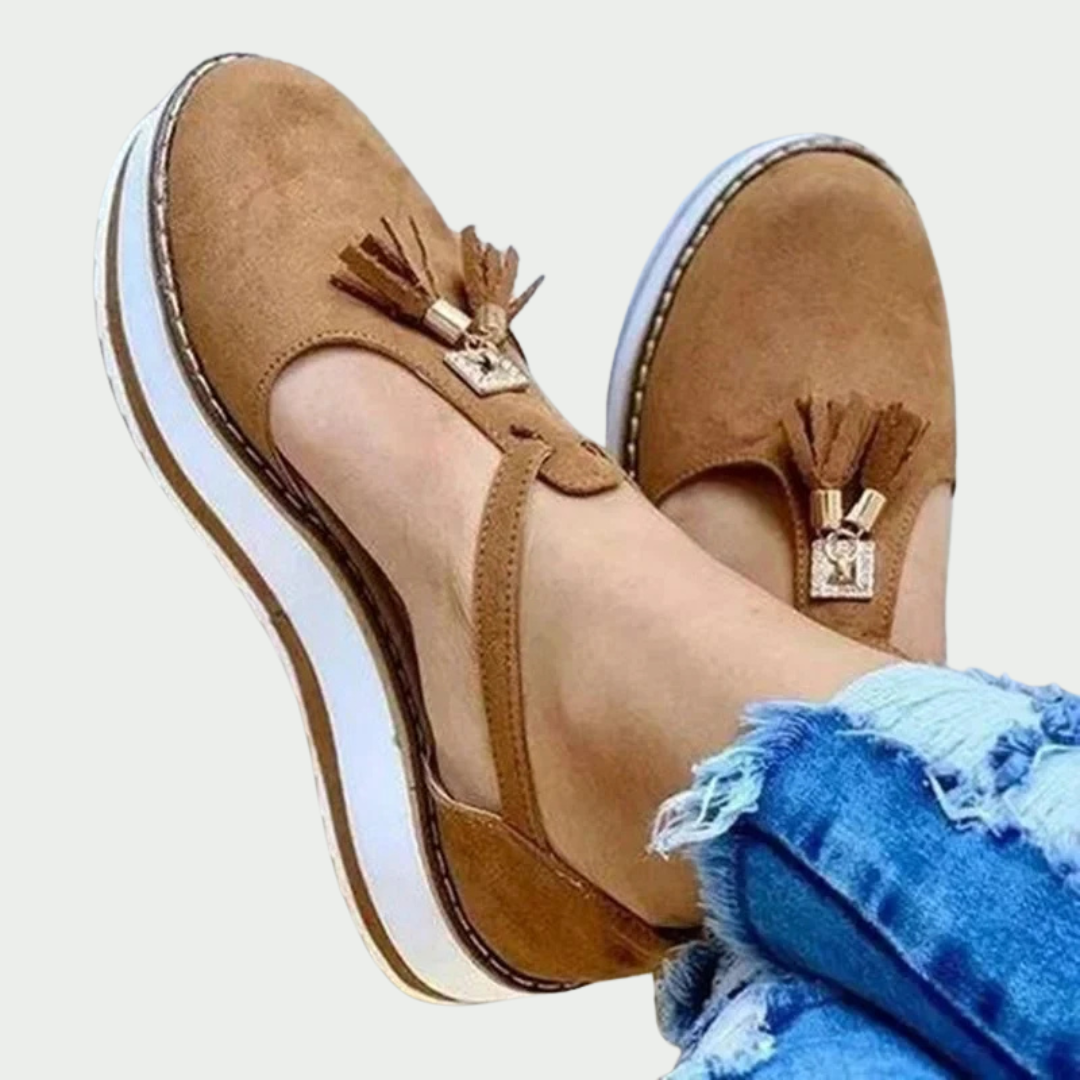 סנדלים חצי פתוחים לנוחות ואלגנטיות קיצית