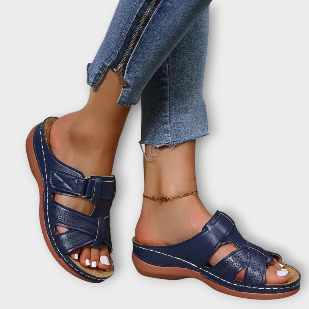 סנדלים מעור ארגונומיים עם עיצוב אלגנטי
