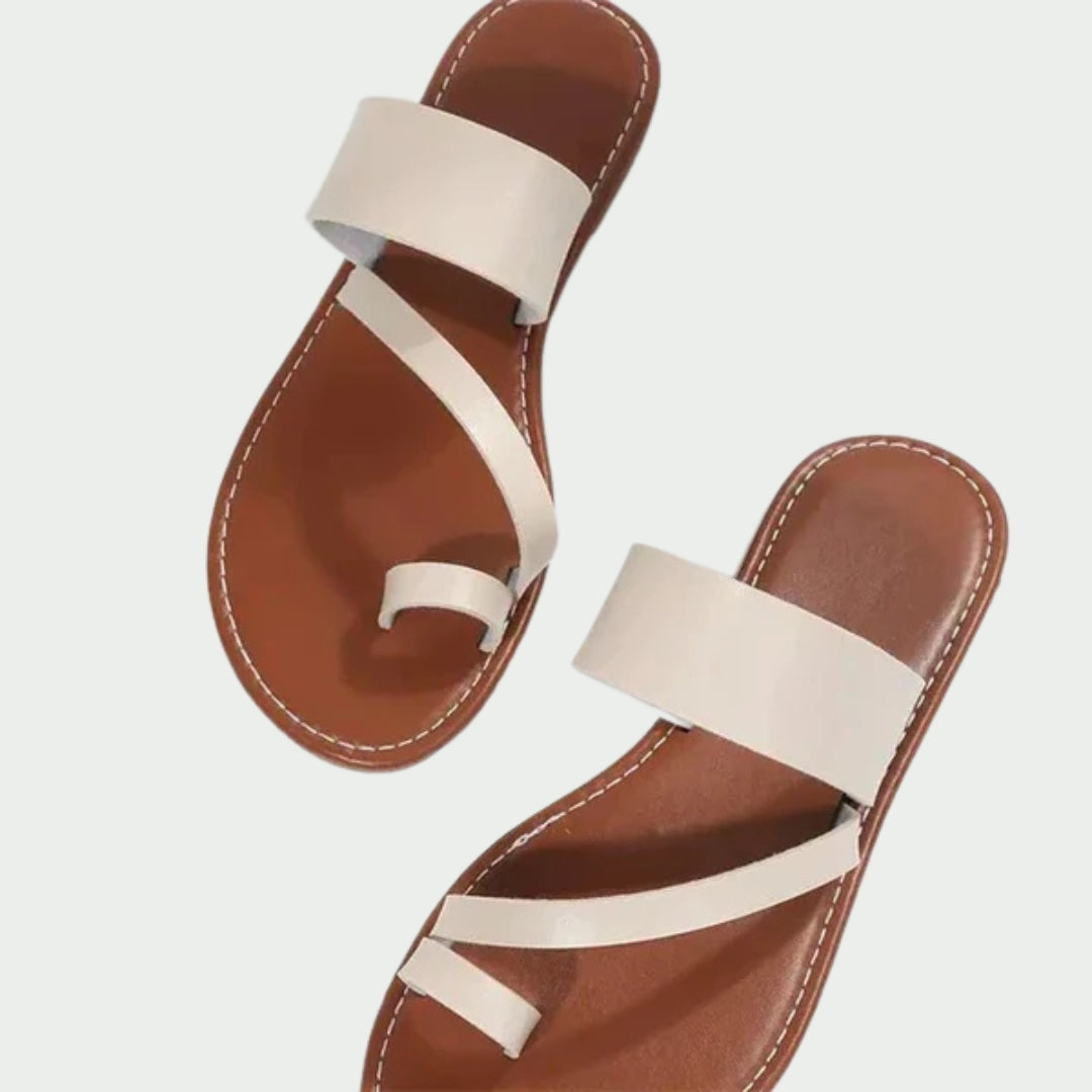 סנדלים פתוחים עם רצועות מצטלבות לנוחות ואלגנטיות