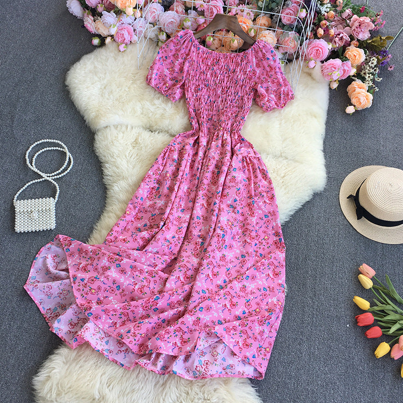 שמלה פרחונית בגזרה רחבה