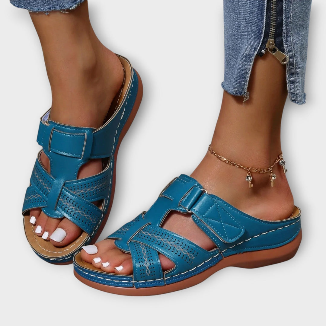 סנדלים מעור ארגונומיים עם עיצוב אלגנטי
