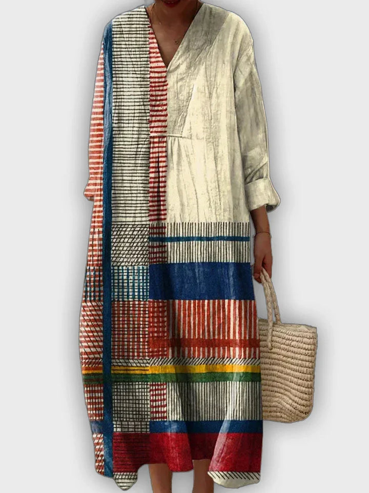 שמלת גיאומטרית עם סילואט זורם