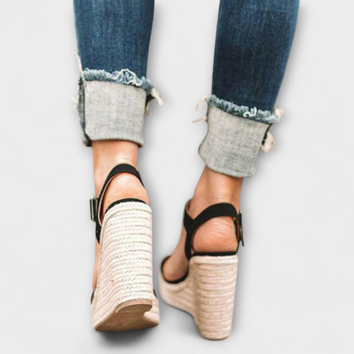 סנדלי עקב ווספה לנוחות וסגנון קיץ