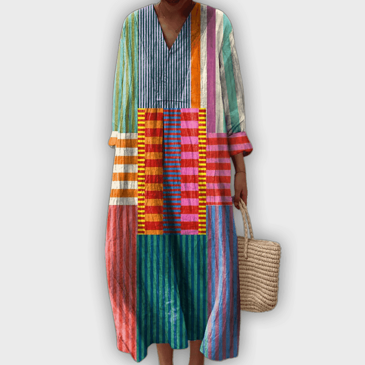 שמלת גיאומטרית עם סילואט זורם