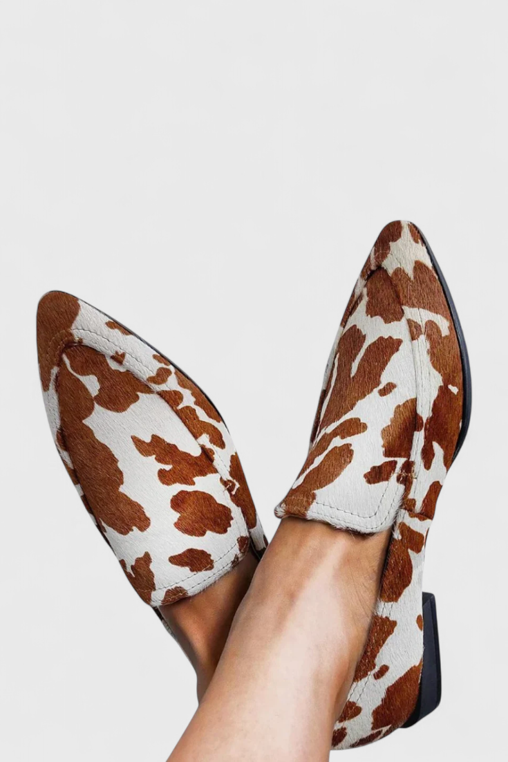 מוקסינים יוניים בעיצוב אלגנטי עם עקב נמוך