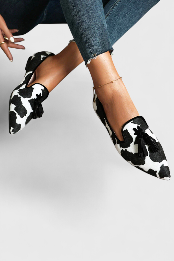 מוקסינים דו-צבעיים עם חוד מחודד ונוחות יומיומית