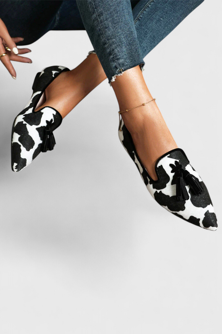 מוקסינים דו-צבעיים עם חוד מחודד ונוחות יומיומית