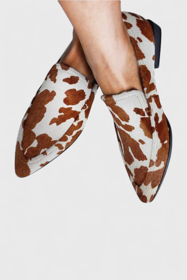 מוקסינים יוניים בעיצוב אלגנטי עם עקב נמוך