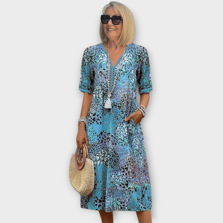 סלסט | שמלה אלגנטית עם מחשוף בצורת V