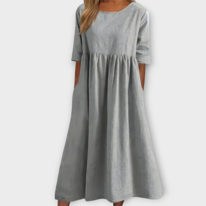 שמלת כותנה קלילה עם קו A מחמיא