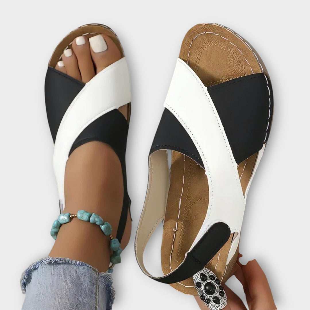 סנדלי "לנה" ארגונומיים עם סוליה נגד החלקה