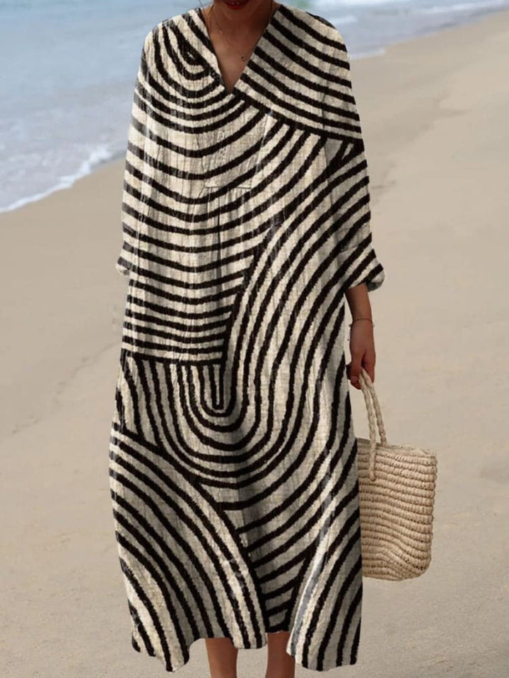 שמלת אסמי עם פסים גרפיים ואסימטריים