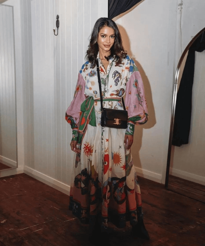 שמלת מקסי אלגנטית עם חיתוך מחמיא