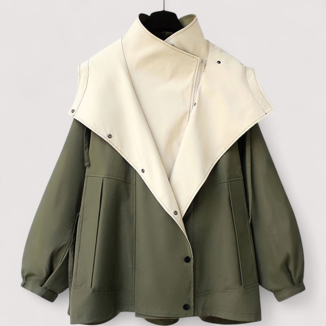 מעיל קל ואלגנטי עמיד במים עם גזרה מחמיאה