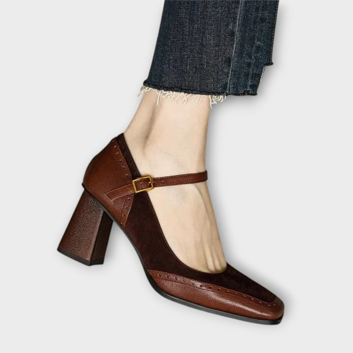 נעלי פאמפ קלאסיות עם עקב בלוק ורצועת קרסול