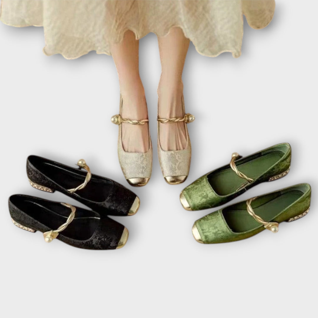 מסטלה מרי ג'יינס עם עקב נמוך וניצוץ אלגנטי