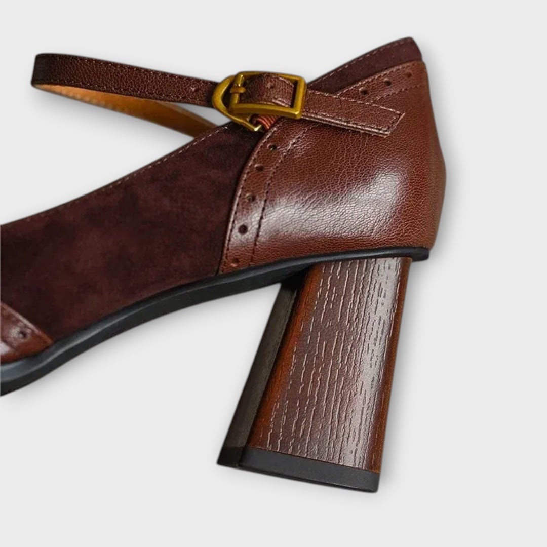 נעלי פאמפ קלאסיות עם עקב בלוק ורצועת קרסול